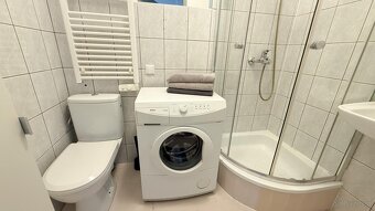 Na sprzedaż kawalerka na Wildzie tuż koło przystanku - 5