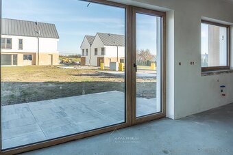 Dom z dużym ogrodem, tylko 2 lokale 15 minut od Krakowa - 5