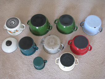 Emaliowane garnki, pokrywki, patelnie, miski, durszlak, kosz - 5