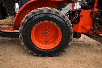 Kubota B2530  – ciągnik z ładowaczem czołowym i koparką - 5