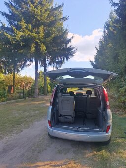 Sprzedam 7osobowe auto - 5