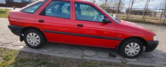 sprzedam Forda Escorta - 5