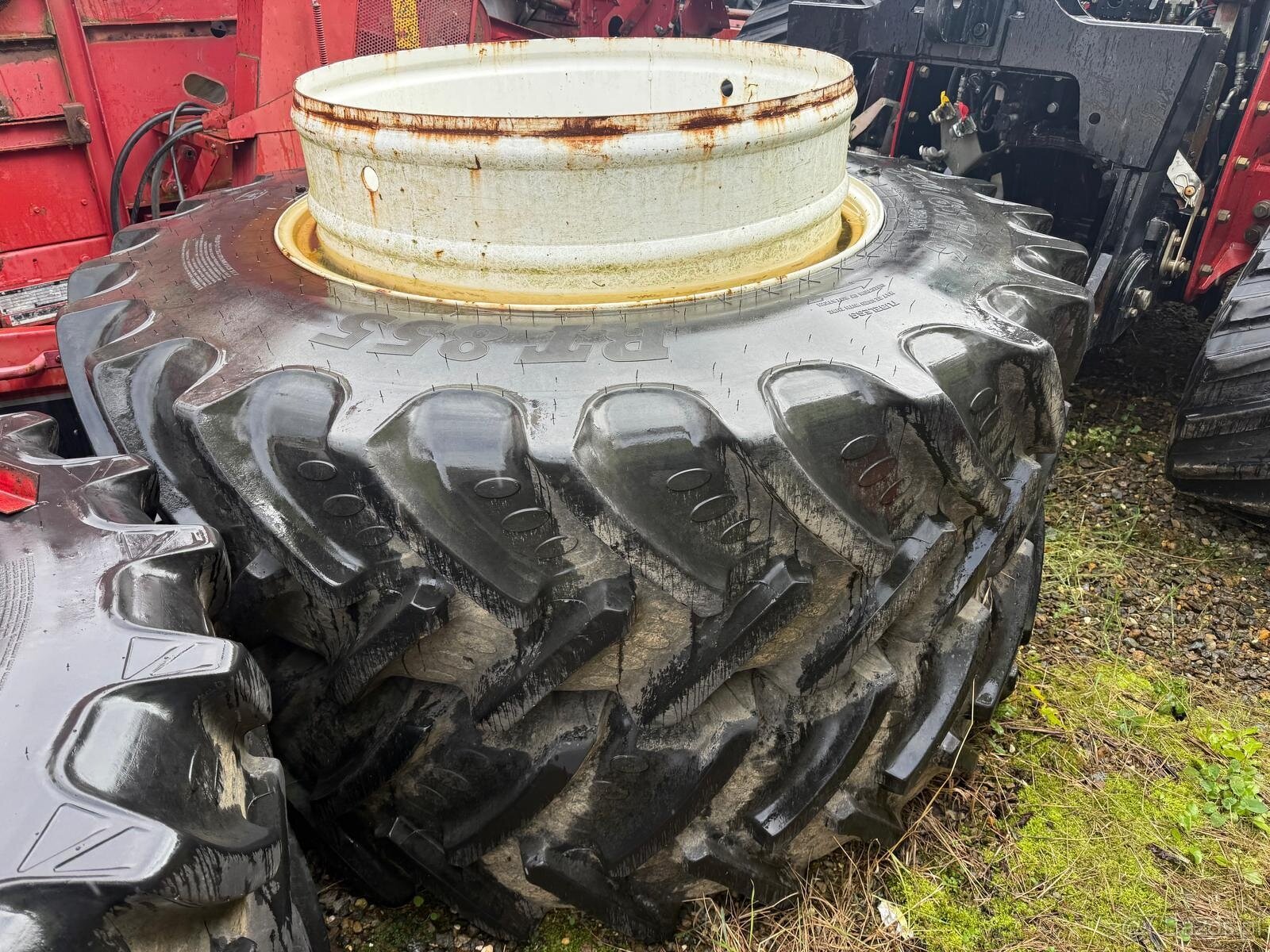 Koła Bliźniacze do Ciągnika New Holland T8 kompletne z klamr - 6