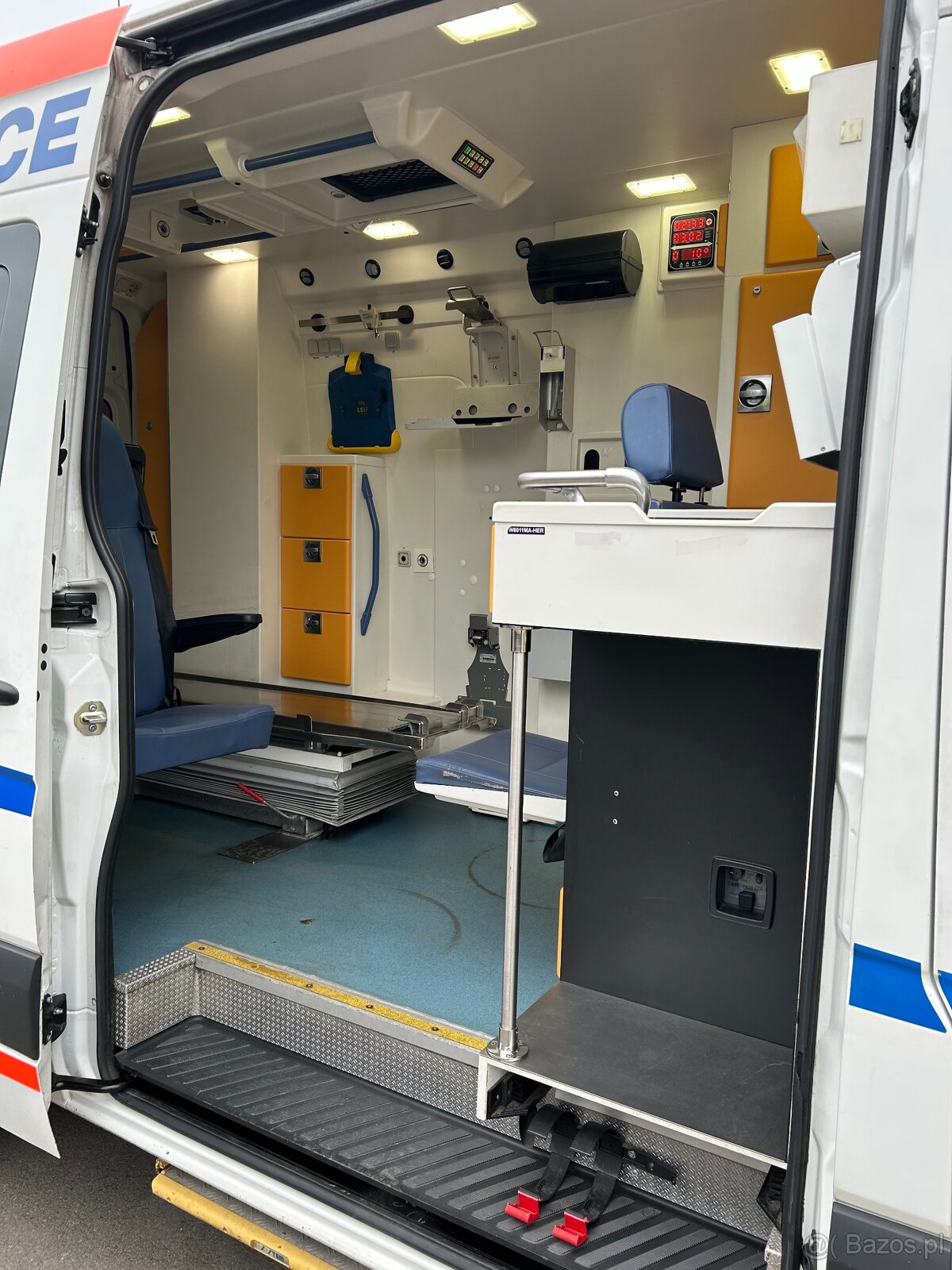 VW Crafter - 2.0 TDI Ambulans / Karetka - 6