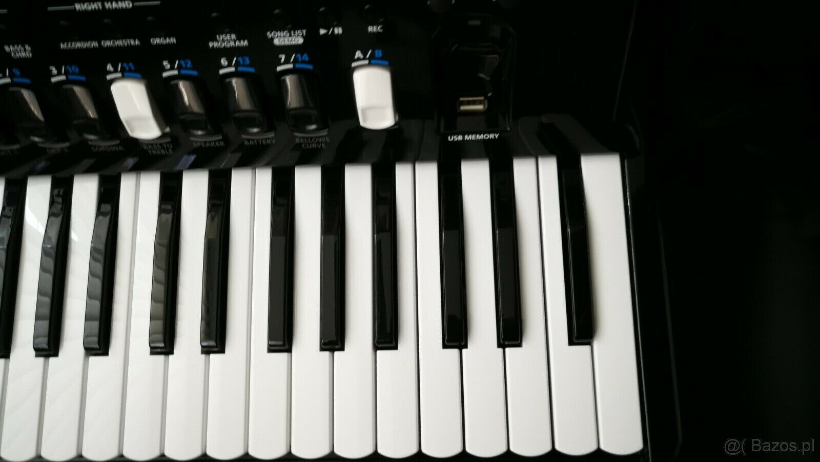 Roland FR4X V-akordeon - stan bardzo dobry - 6