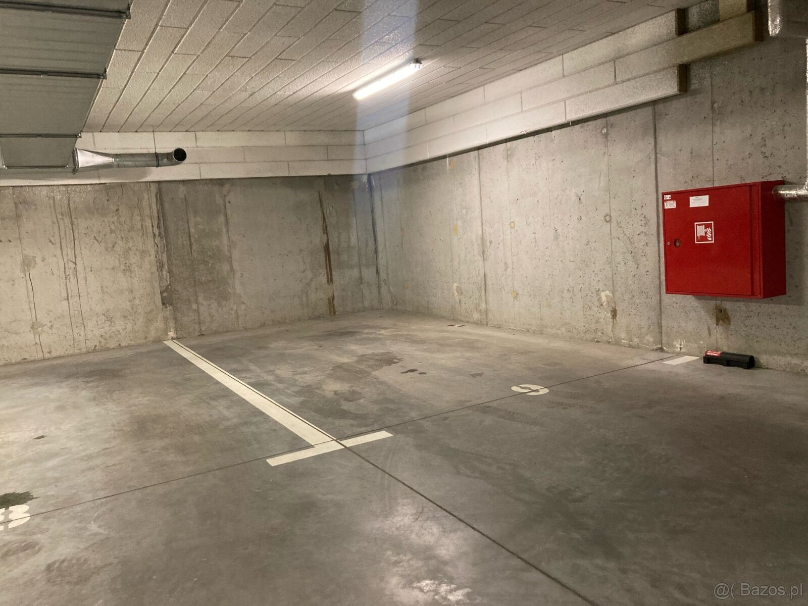 Miejsca postojowe w hali Garażowej - Nowa Cukrownia. - 6