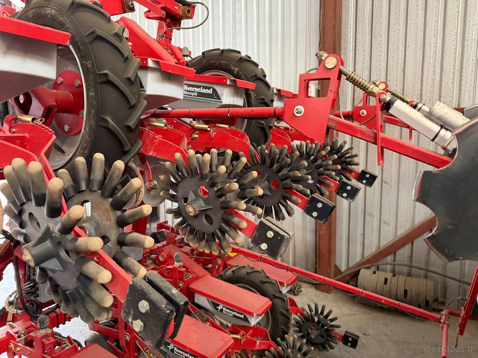 Siewnik do Buraków Kverneland Monopill 6 m,2 rzędowy.Stan id - 6