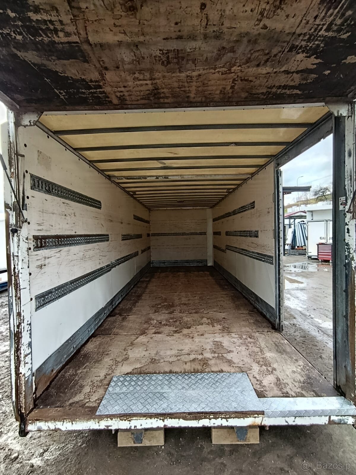 Zabudowa samochodowa / kontener Magazynowy / Magazyn / K200 - 6