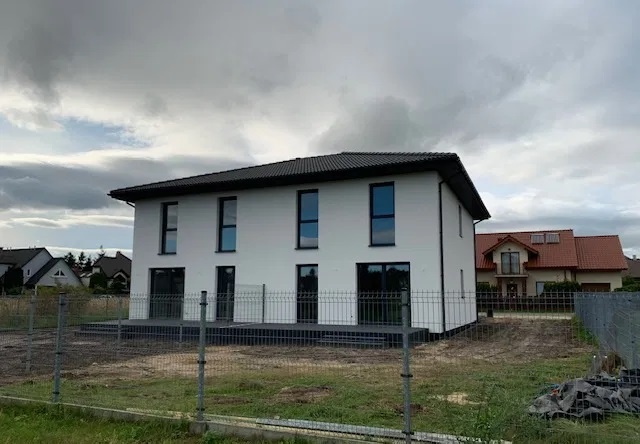Nowoczesny dom w zabudowie bliźniaczej – osiedle Chmielnik - 6