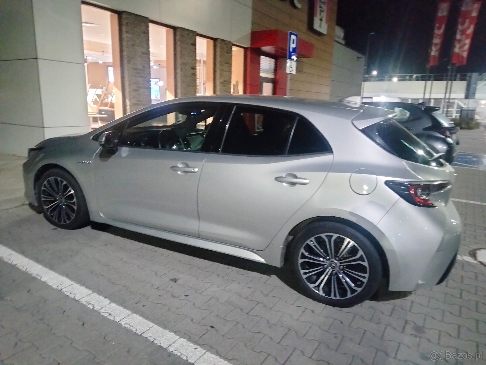 Toyota corolla 1.8 hybryda + lpg - 6
