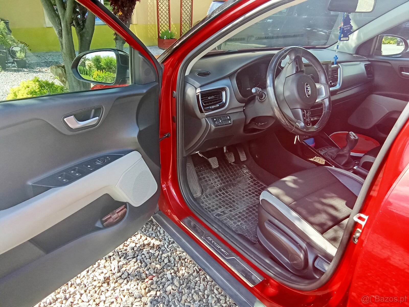 KIA STONIC - 6