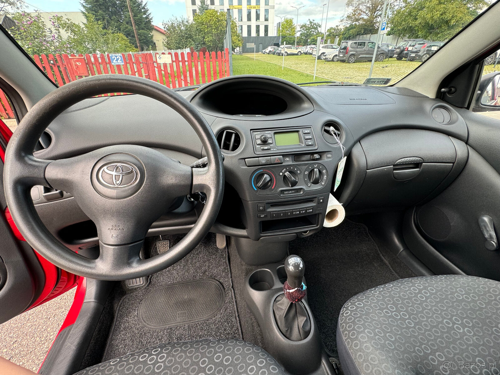 sprzedam Toyotę Yaris 2004 r. - 6