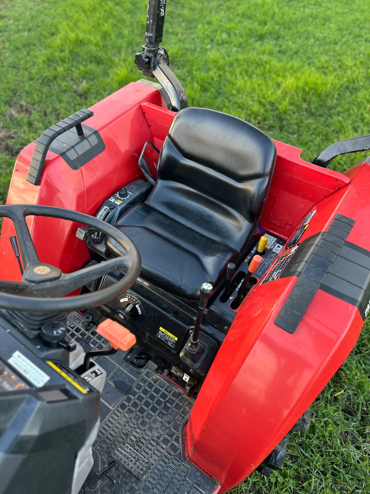 Mitsubishi MT245 z ładowarka - 6