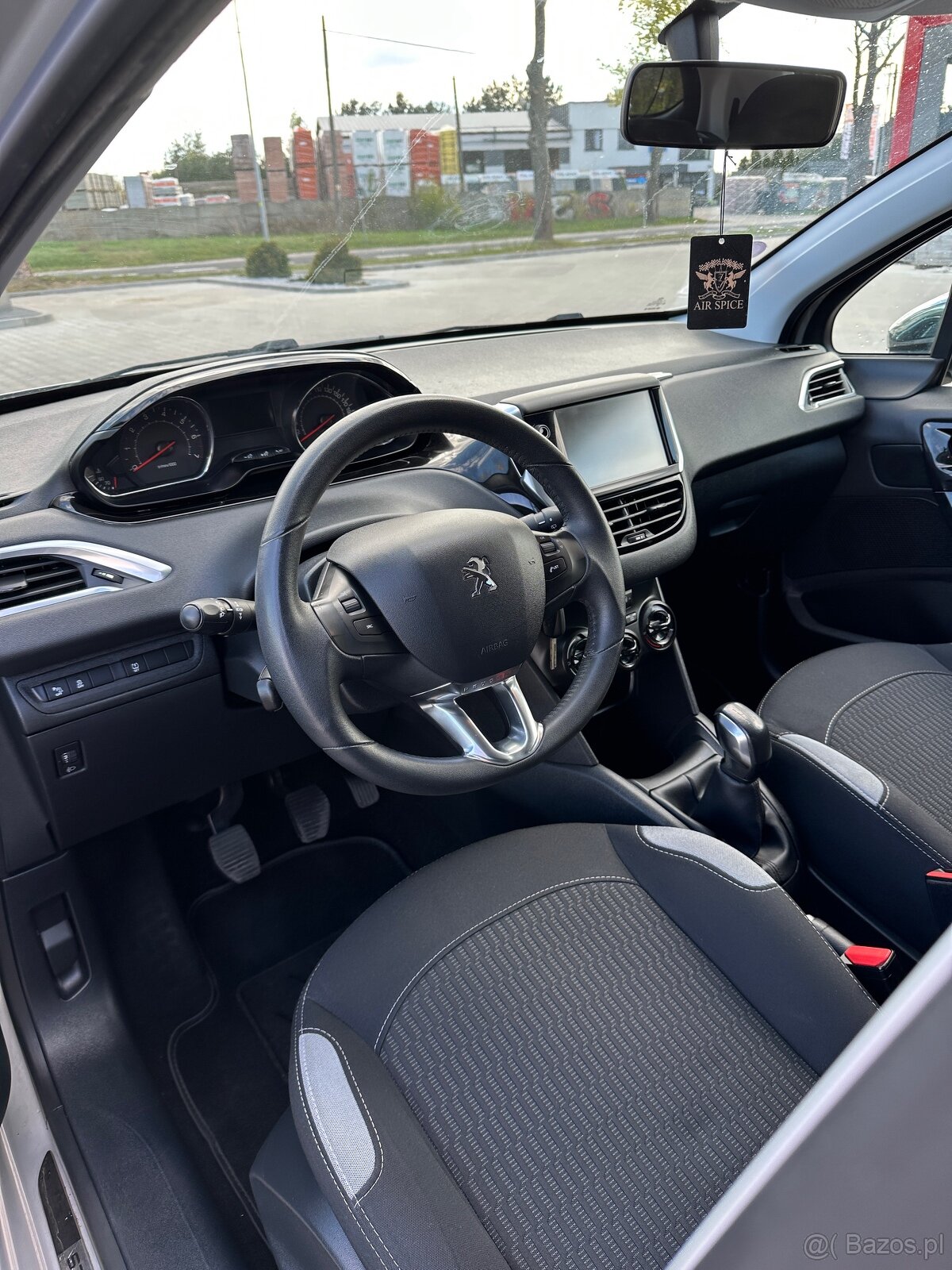 Peugeot 208 - 6