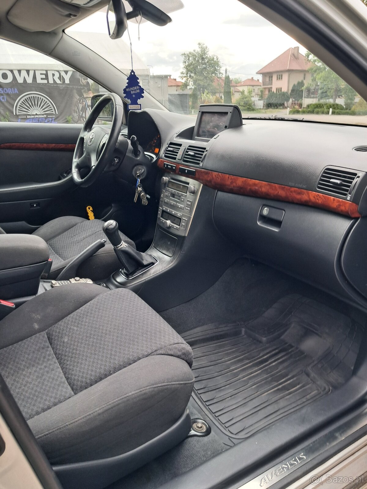 TOYOTA AVENSIS 2.0 D-4D • HATCHBACK • KLIMATYZACJA • XENON • - 6