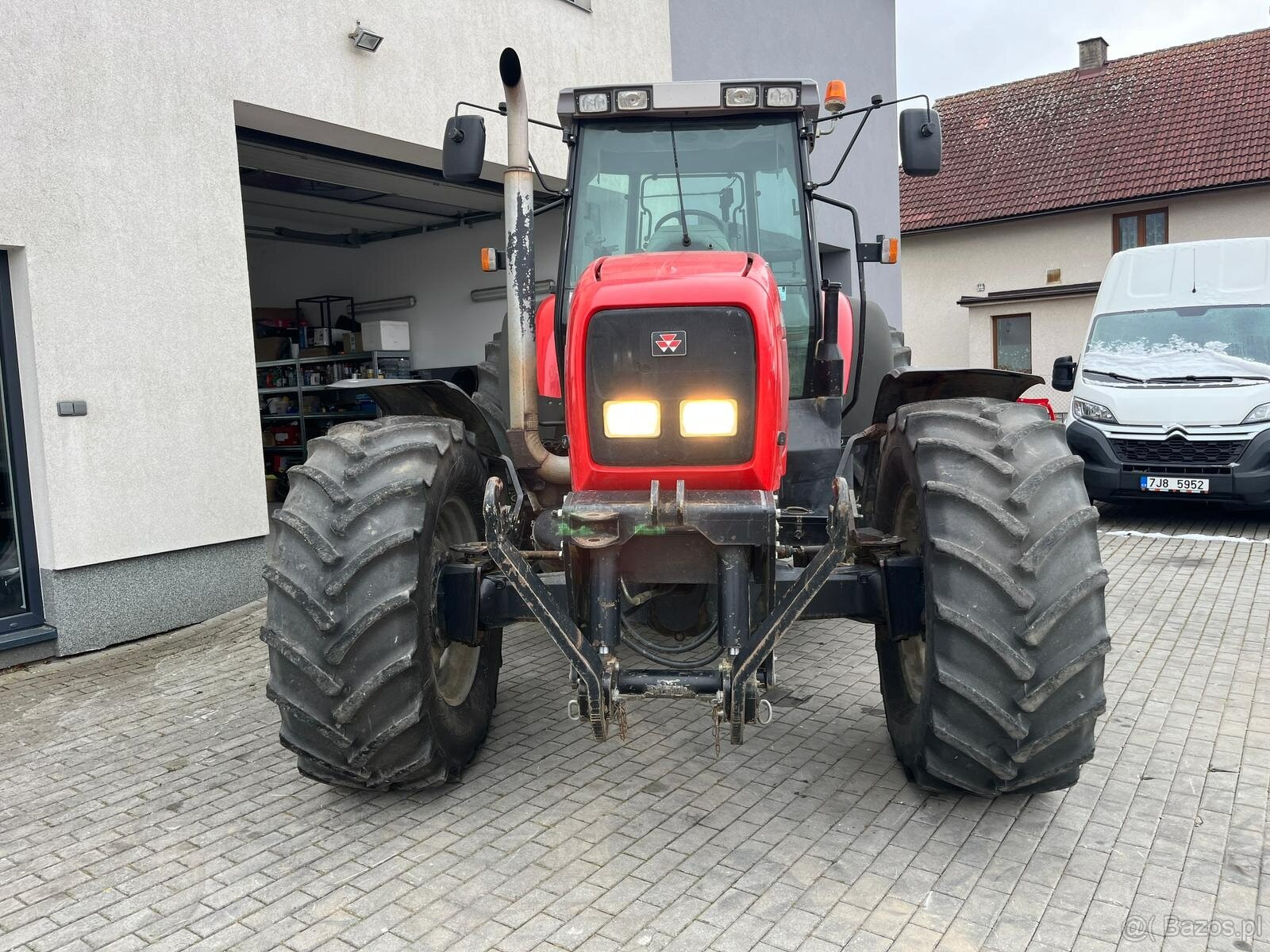 Massey Ferguson Model: 8250-4 - 6