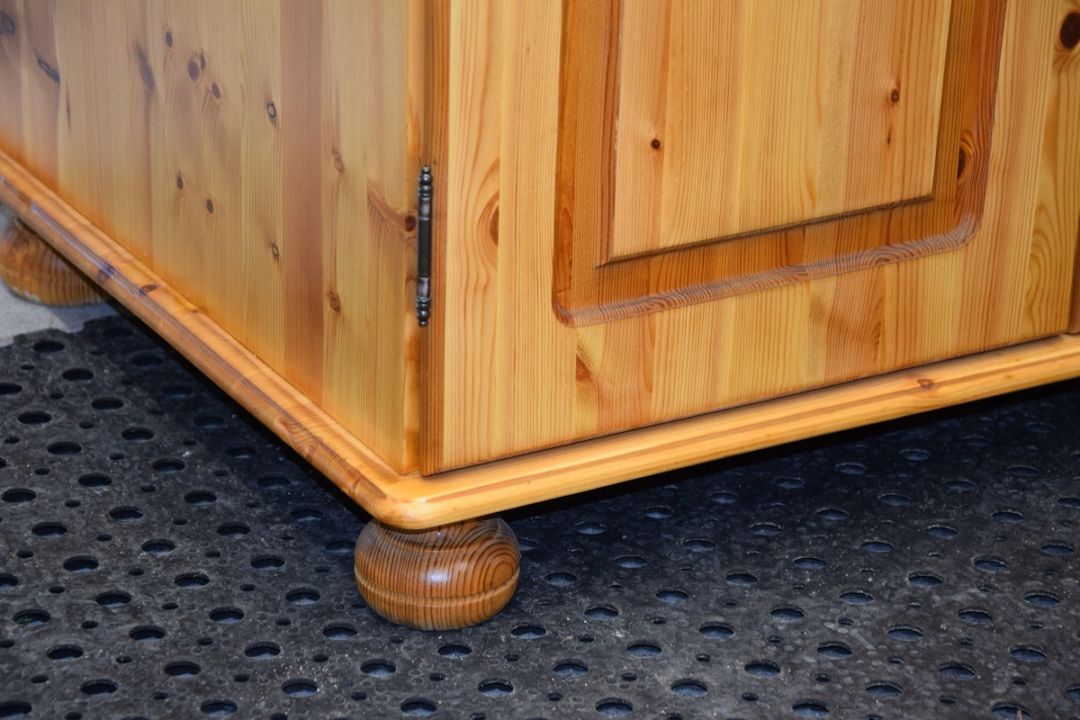 komoda z drewna sosnowego - jak nowa - 6