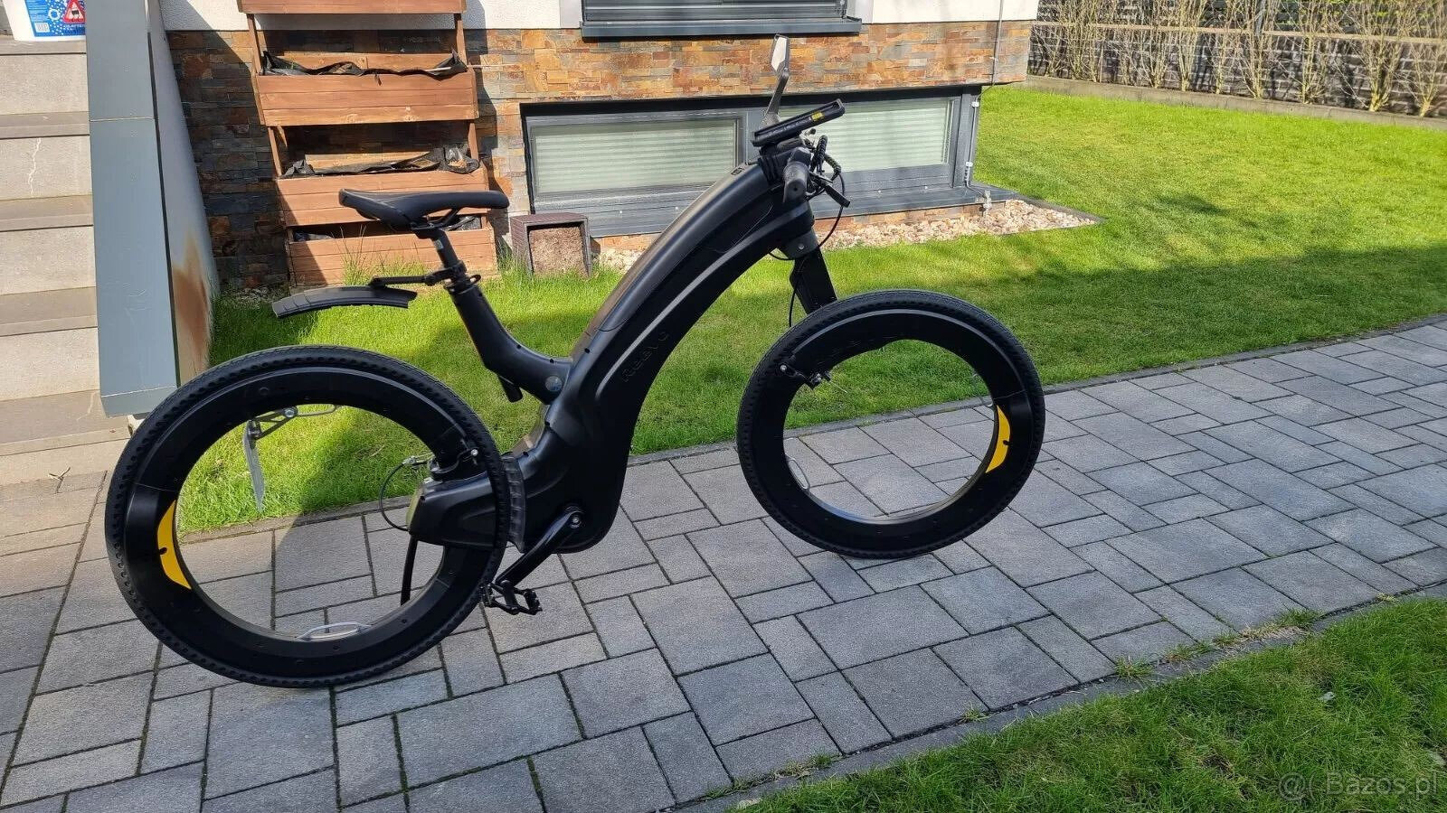 1 rower Reevo – rower elektryczny – rozmiar SM (5'2" – 5' - 6