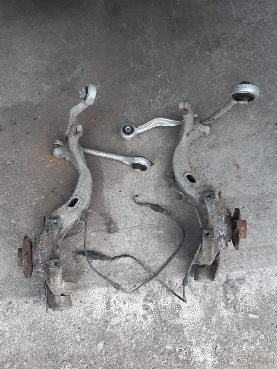 AUDI A8, S8 D2 - zwrotnica - 6