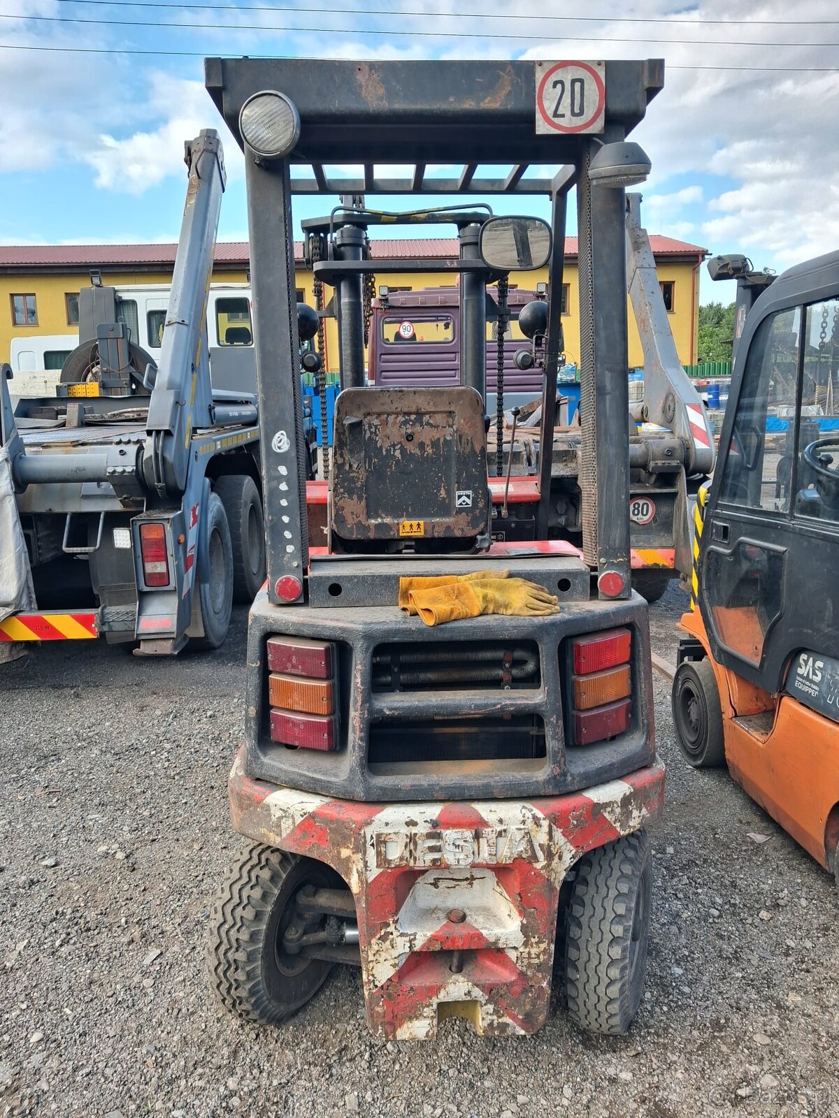 Sprzedam wózki widłowe (widlaki) marek Toyota i Desta, widoc - 6