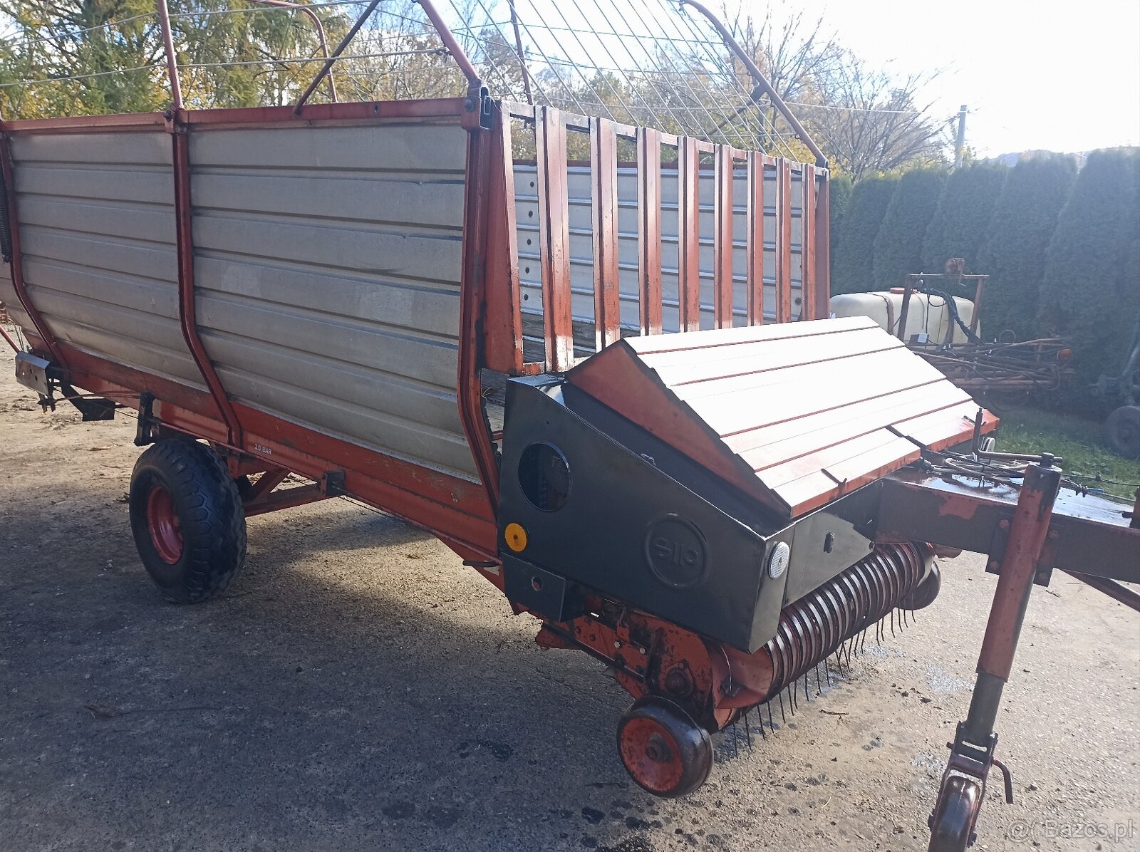 Przyczepa samozbierająca jugosłowiańska SIP 2 - 6