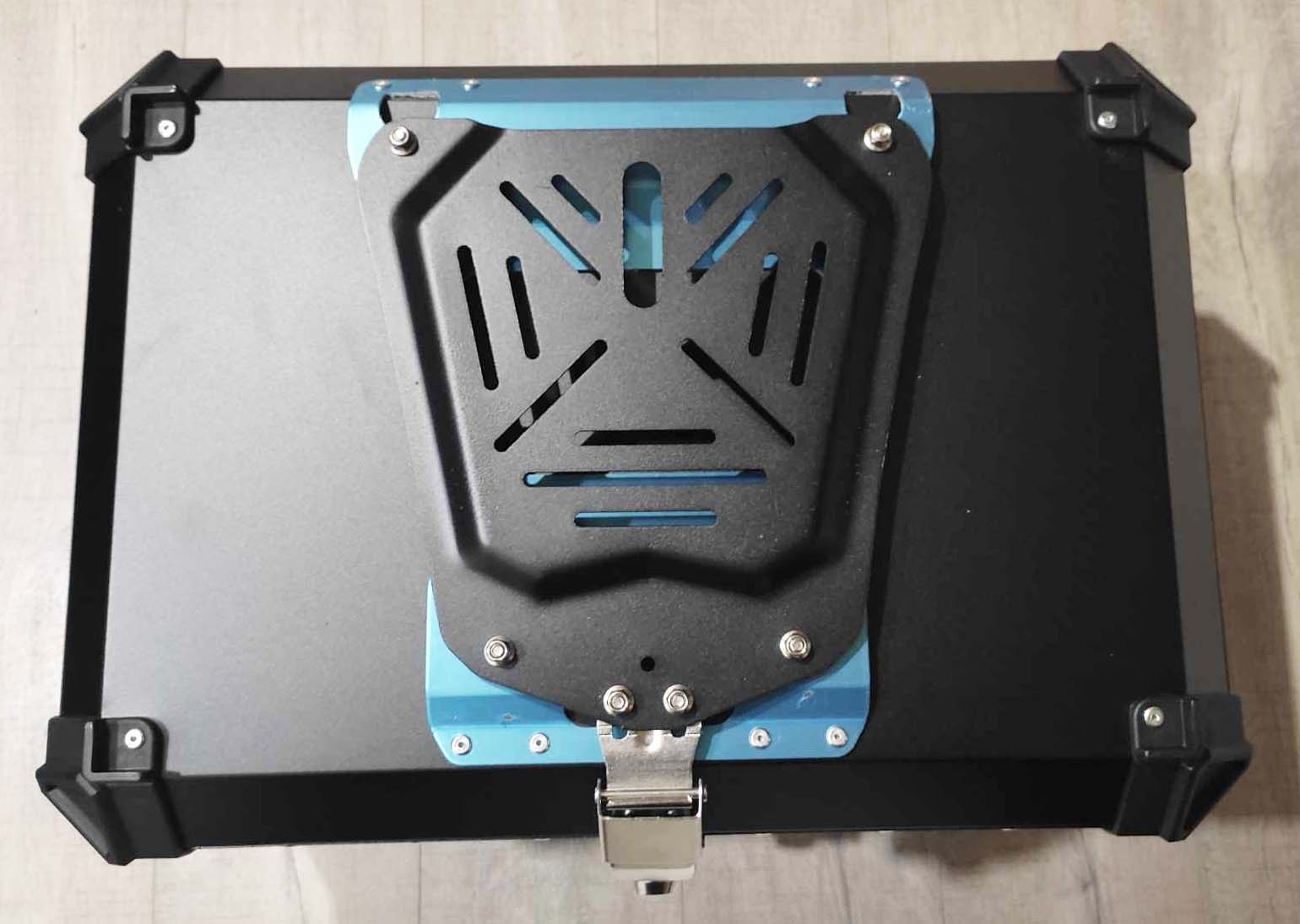 Aluminiowy bagażnik motocyklowy(Top Case). Pojemność 65 - 6