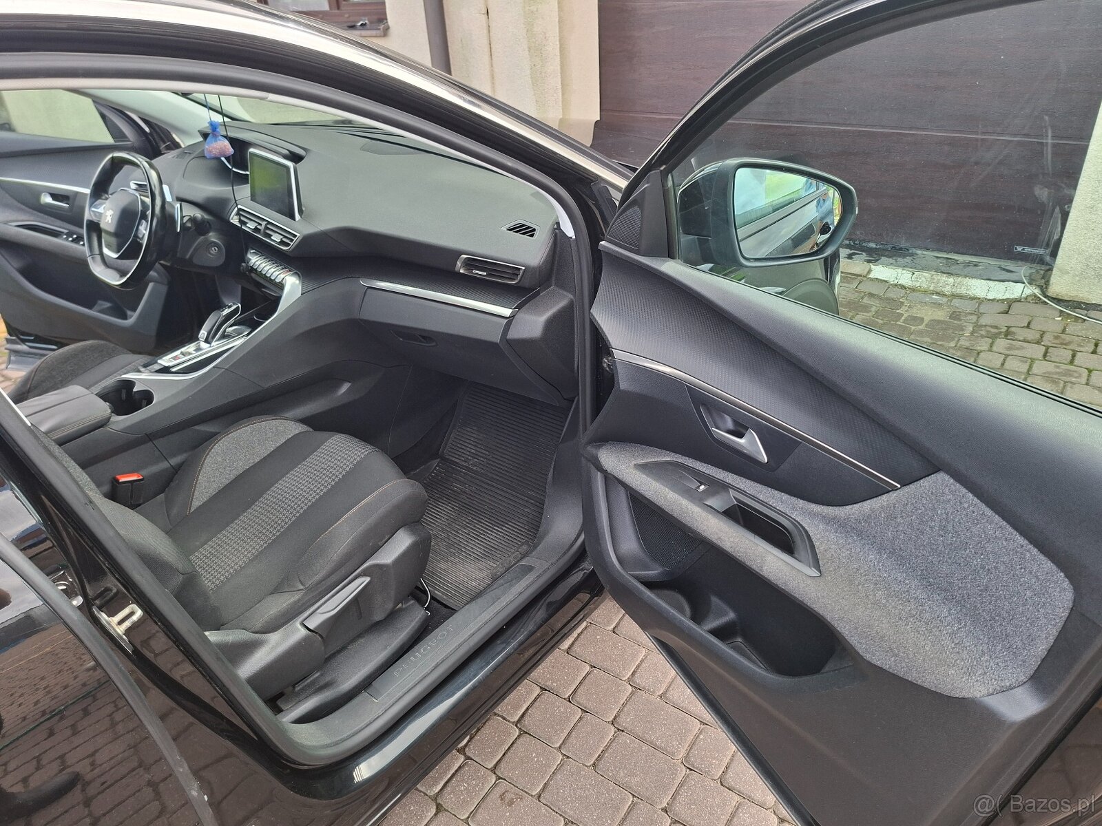 Sprzedam Peugeot 3008 SUV rok 2018 - 6