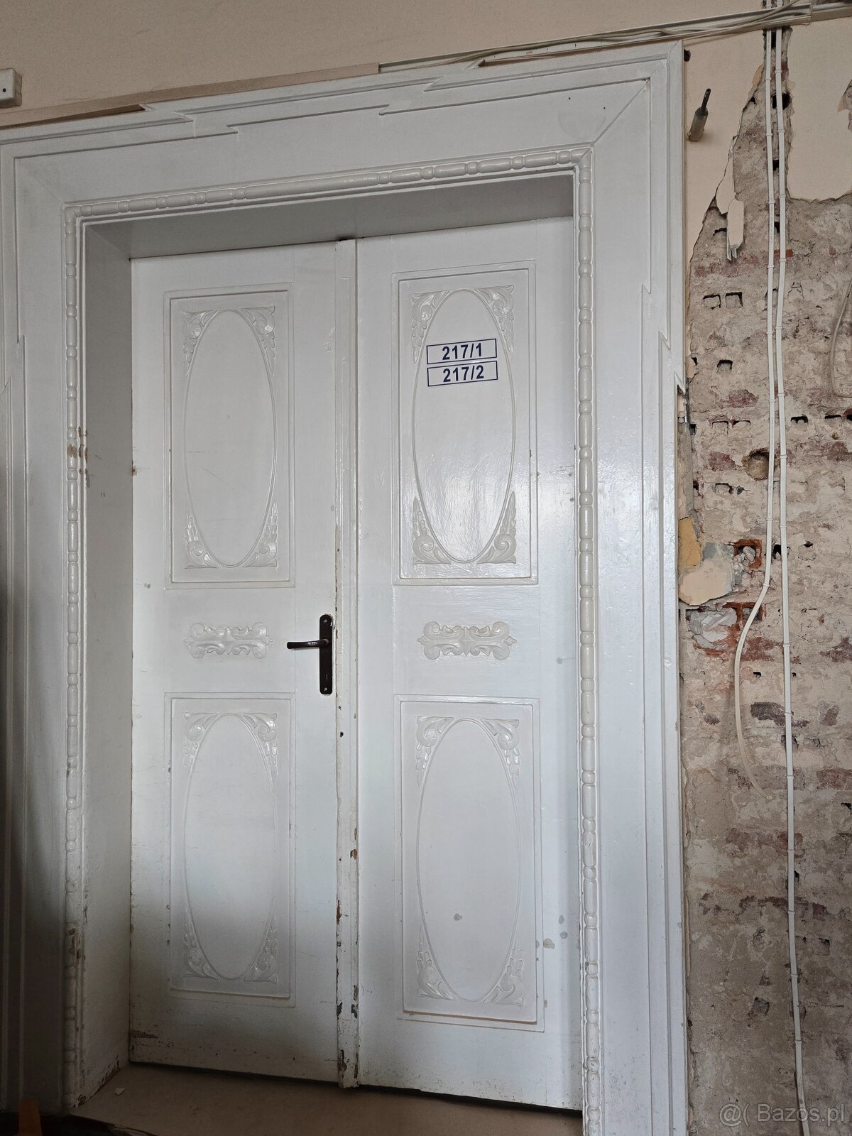 Antyczne drzwi drewniane dwuskrzydłowe z ościeżnicą – kamien - 6