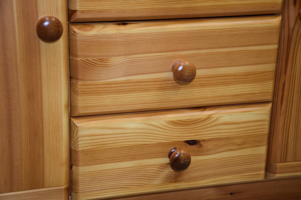 komoda z drewna sosnowego - jak nowa - 6