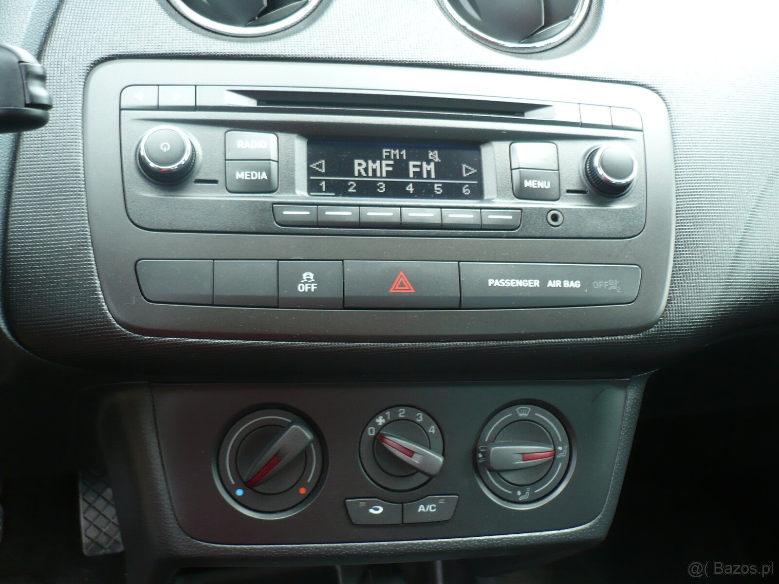 Piękny Seat Metalik. Niski Przebieg.. Srodek nówka. - 6