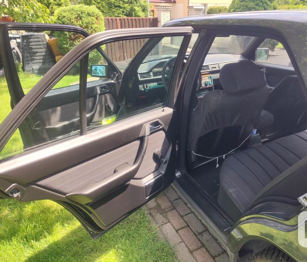 MERCEDES BENZ 124 - 6