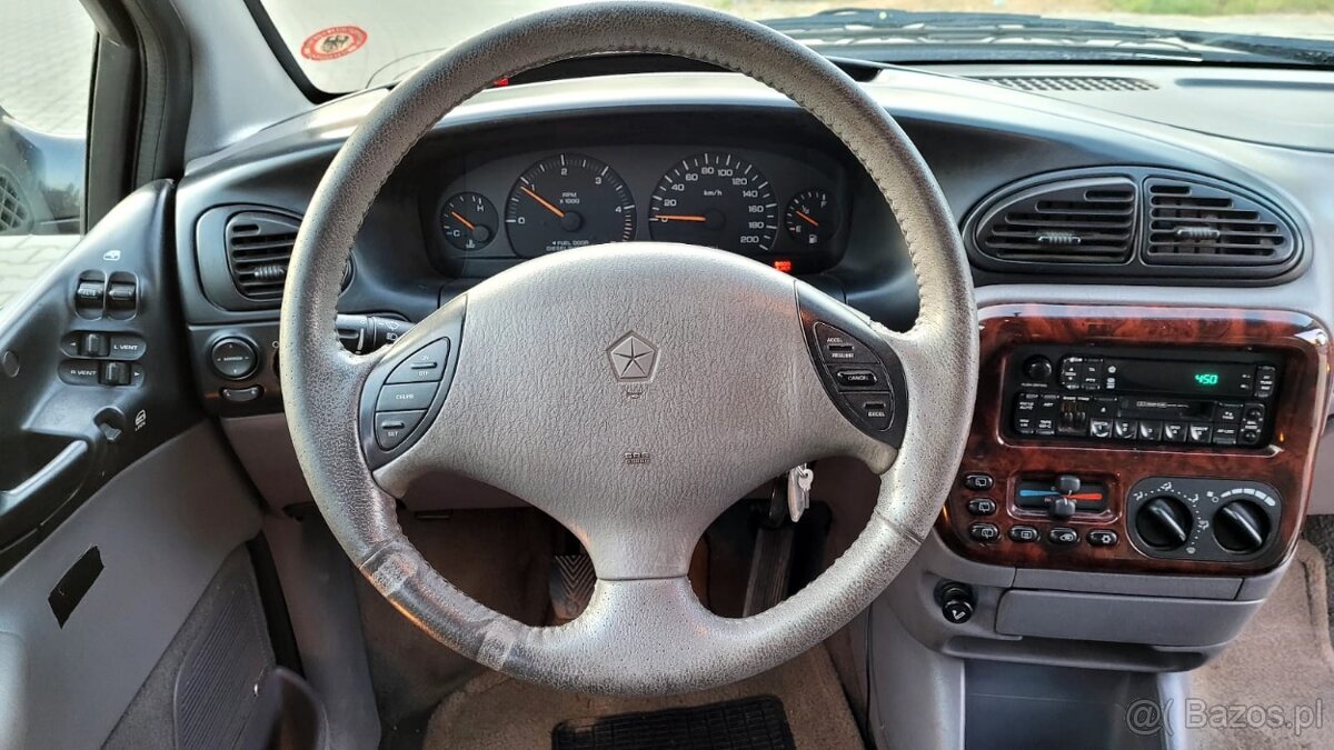 Sprzedam Chrysler Grand Voyager TDLX - 6