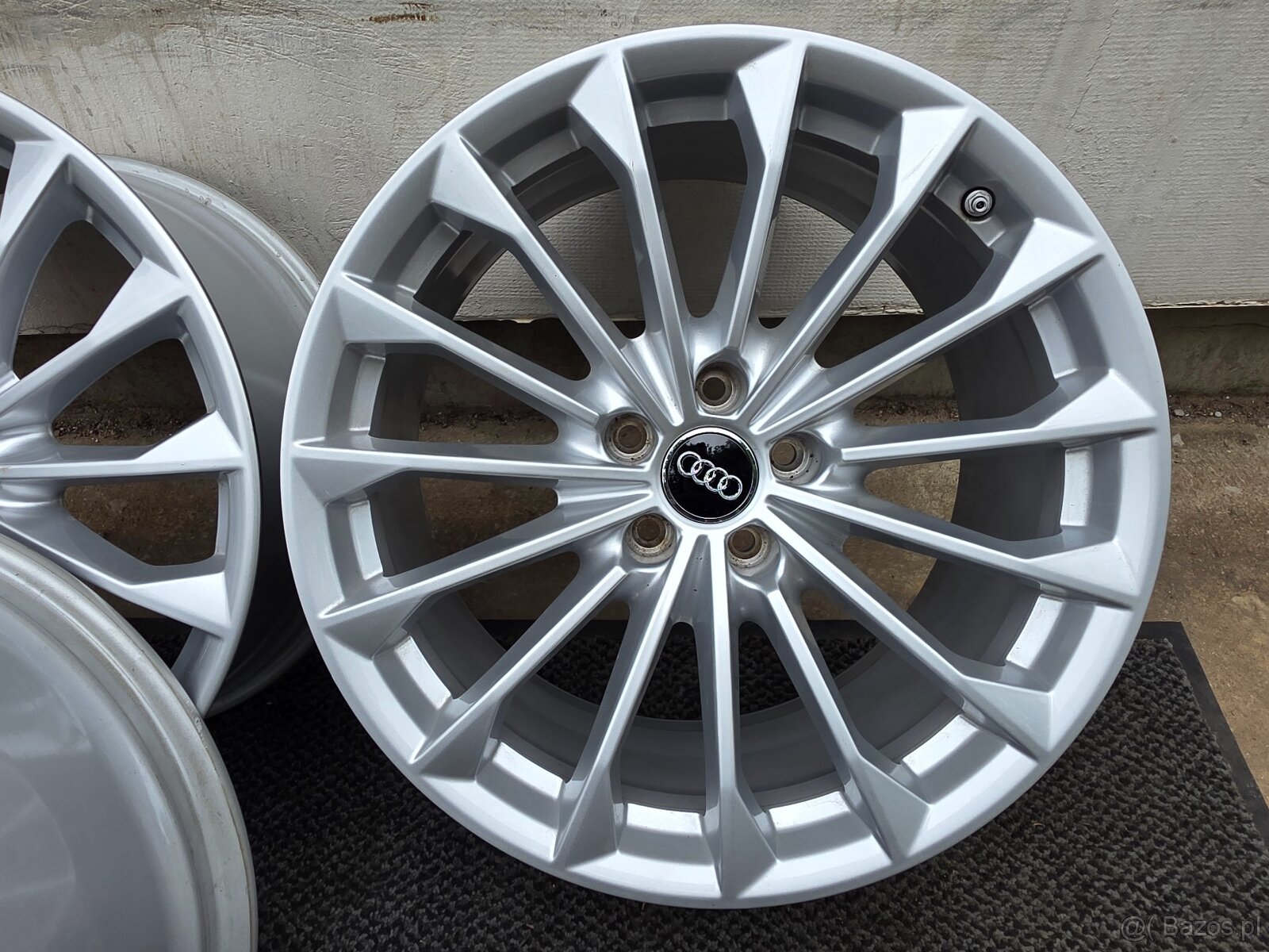 FELGE -ALUMINIOWE 5X112 R19 AUDI 9,0J ET34 - 6
