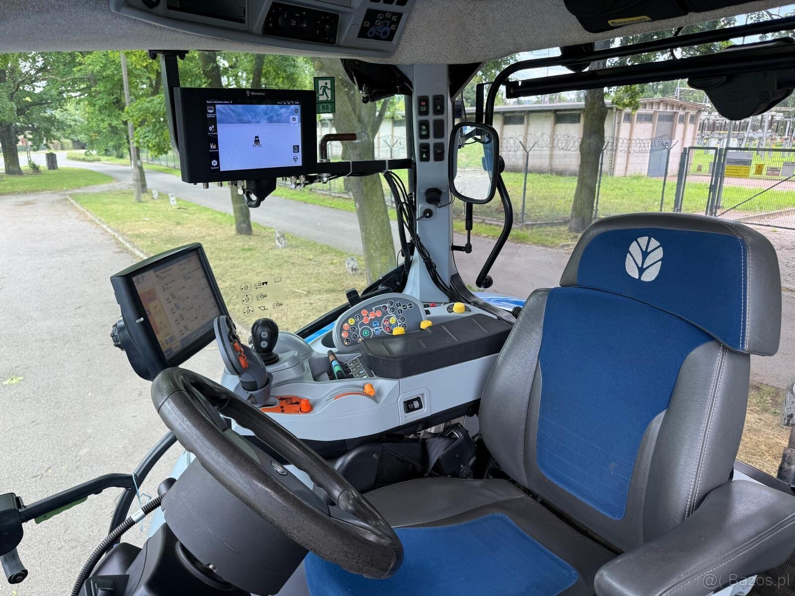 Ciągnik Rolniczy New Holland T7.270 AutoCommand rok pro 2019 - 6