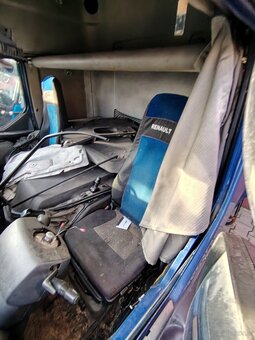 Kabina Renault - 6