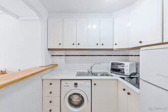 Na sprzedaż: Apartament 2-pokojowy z widokiem na basen - 6