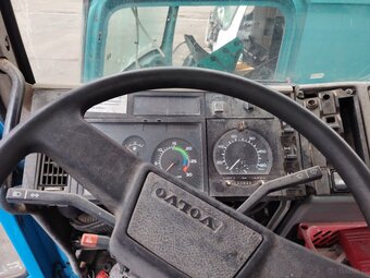 Volvo FL6 bramowiec bez zabudowy - 6