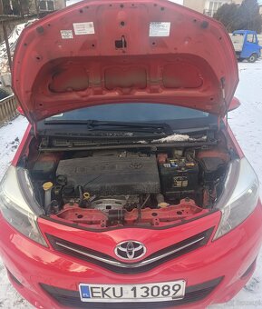 sprzedam zadbaną toyota yaris 1,3 - 6