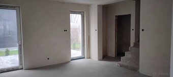 Dom w zabud. bliźniaczej o pow. 111 m2, działka 280m2, stan - 6
