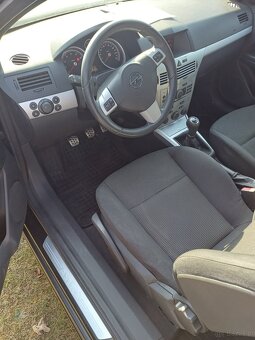 Opel Astra H 1.6 GTC 2006r - 6