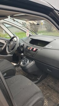 Citroen C4 Picasso 1.8 - 6