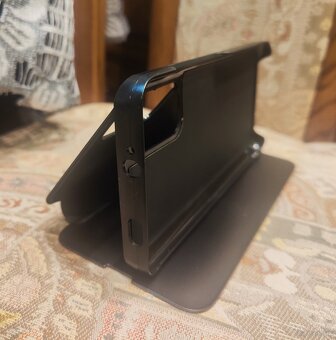 Etui do telefonów typu "Clear View Standing Cover" - 6