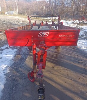 Rozrzutnik obornika JF AV 3 - 6