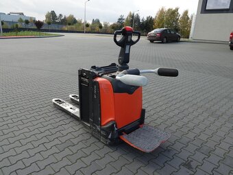 Wózek paletowy elektryczny Toyota LPE200 (BT Levio) - 6