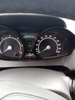 Ford Transit Courier - 6