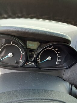 Ford Transit Courier - 6