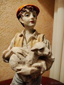 Duża figura Leonardo Chłopiec z owieczką - 6