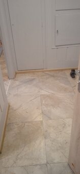 Sprzedam dużą kawalerkę - 6