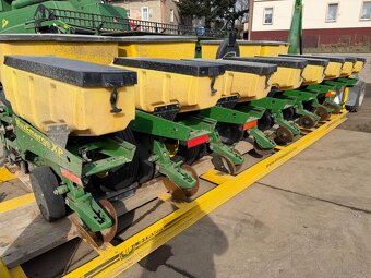 Siewnik do kukurydzy John deere  8rzedowy  cena 39900zl - 6