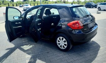 Sprzedam Toyotę Auris 1.4 d4d - 6